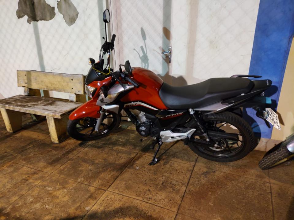 Foto 2 de 3 — Jovem é preso por manter depósito recheado de drogas em Araraquara